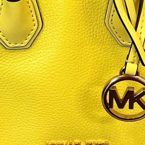 Michael Kors mini purse - Picture 3 of 4